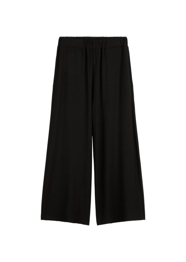 0001 Black