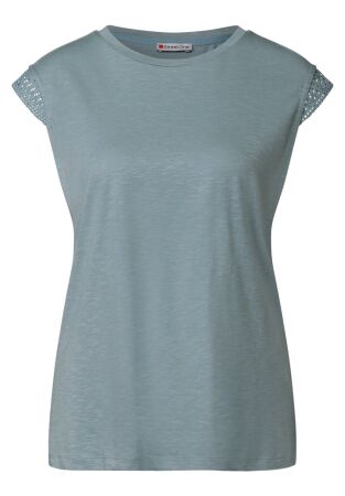 shirt w.crochet cuffs