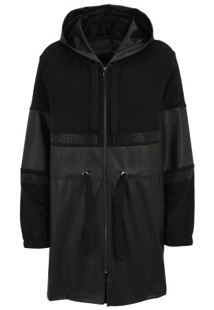 Jacke gewirkt