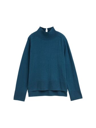 knit pullover with saddle shou